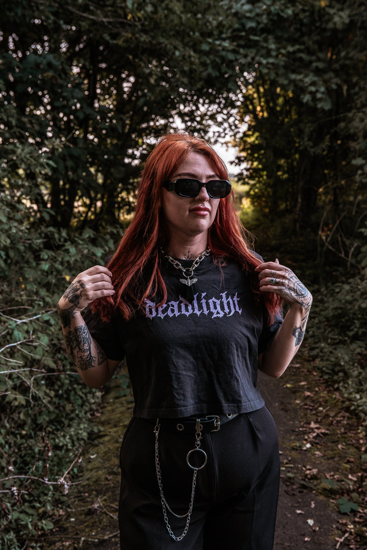 LAVENDER EYES CROPPED TEE - FADED BLACK