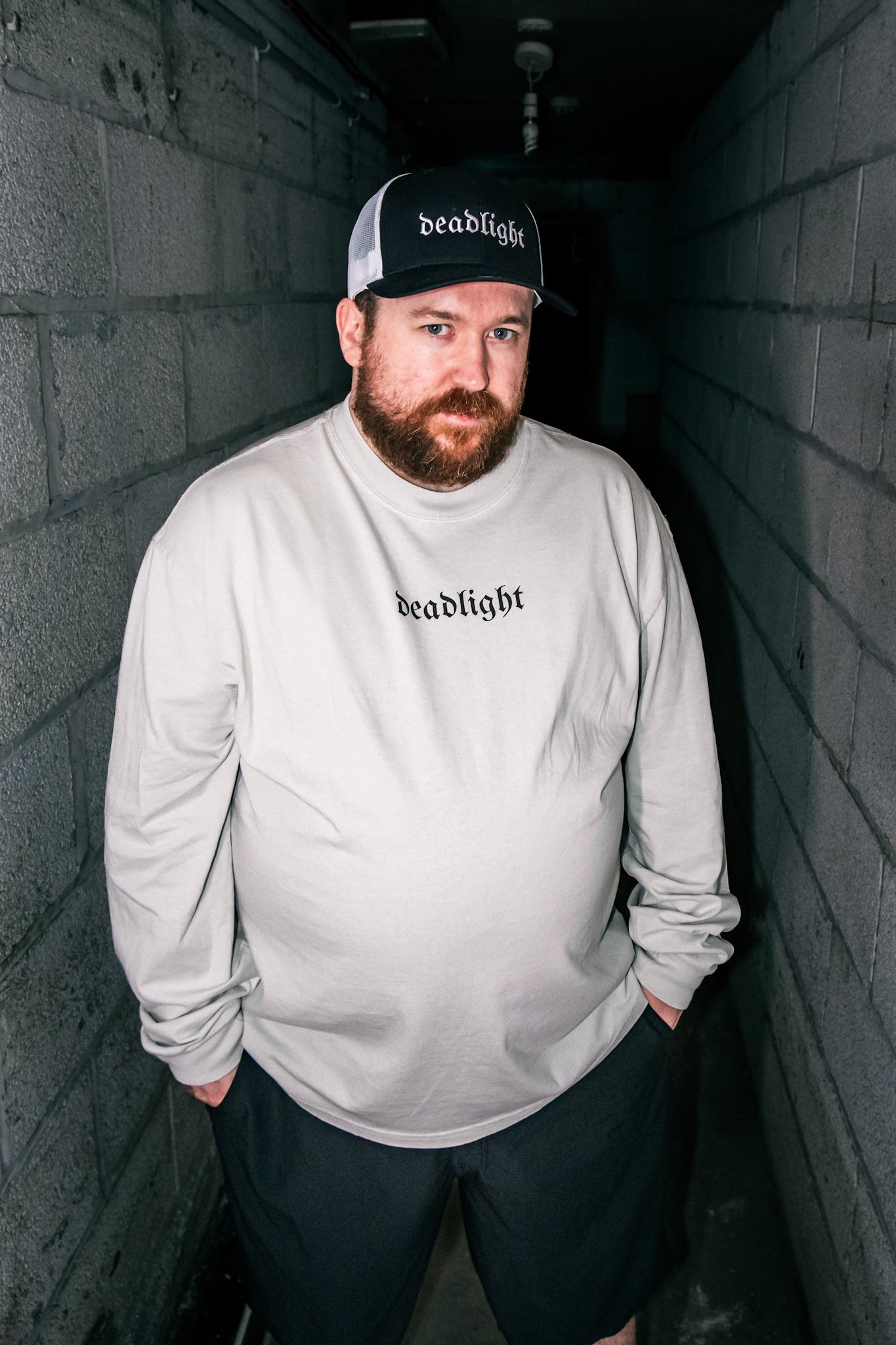 DEADLIGHT LOGO TRUCKER HAT - BLACK/WHITE