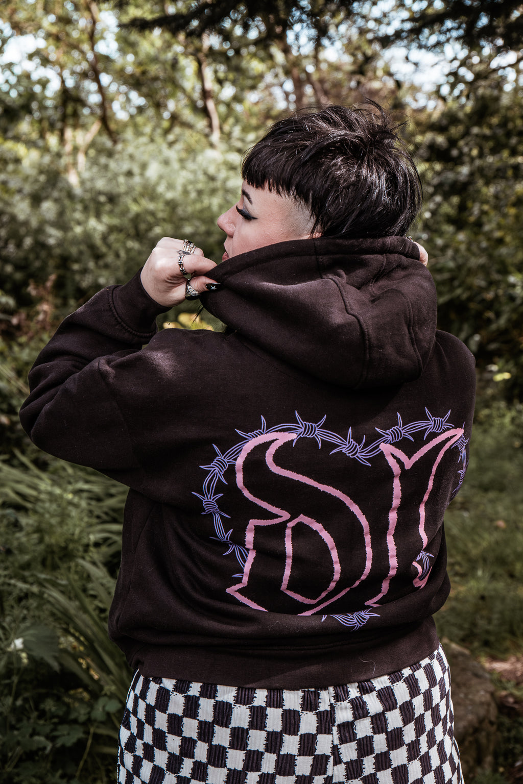 DL LOGO HEART HOODIE - BLACK