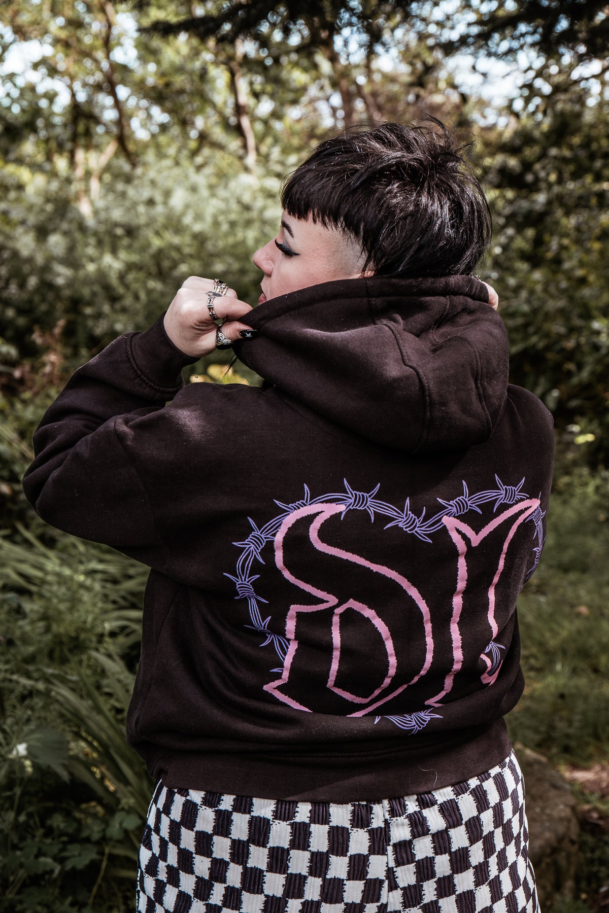 DL LOGO HEART HOODIE - BLACK