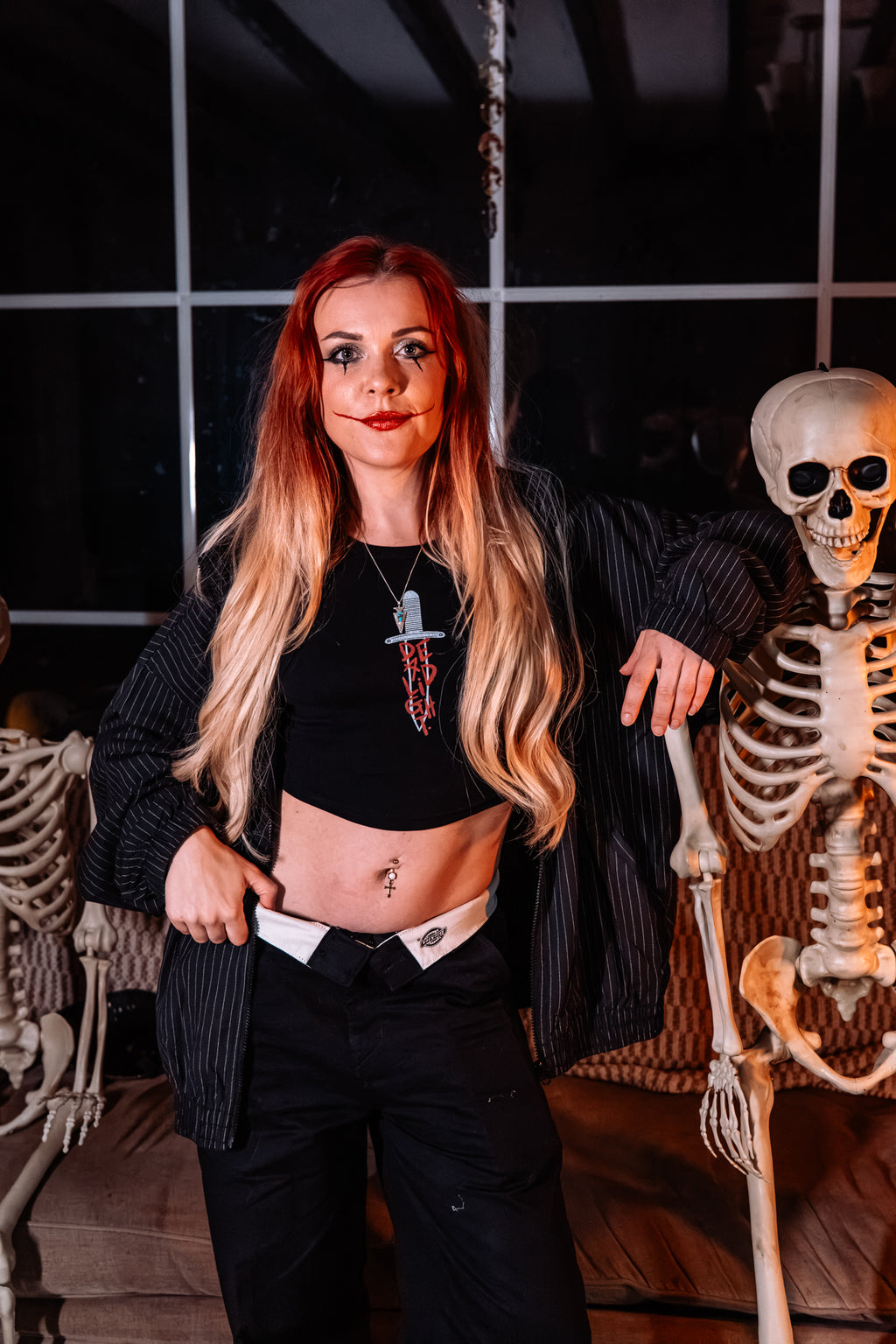 DEADLIGHT RED DAGGER CROP TANK - BLACK