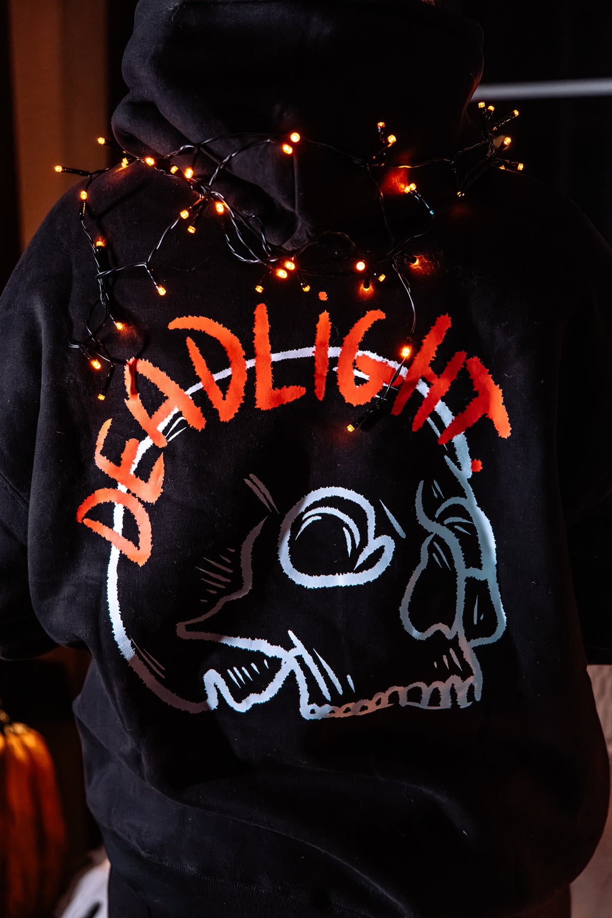 DEADLIGHT RED DAGGER & SKULL HOODIE - BLACK